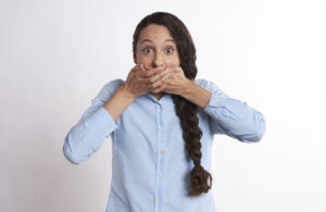 Causas más frecuentes de las llagas en tu boca